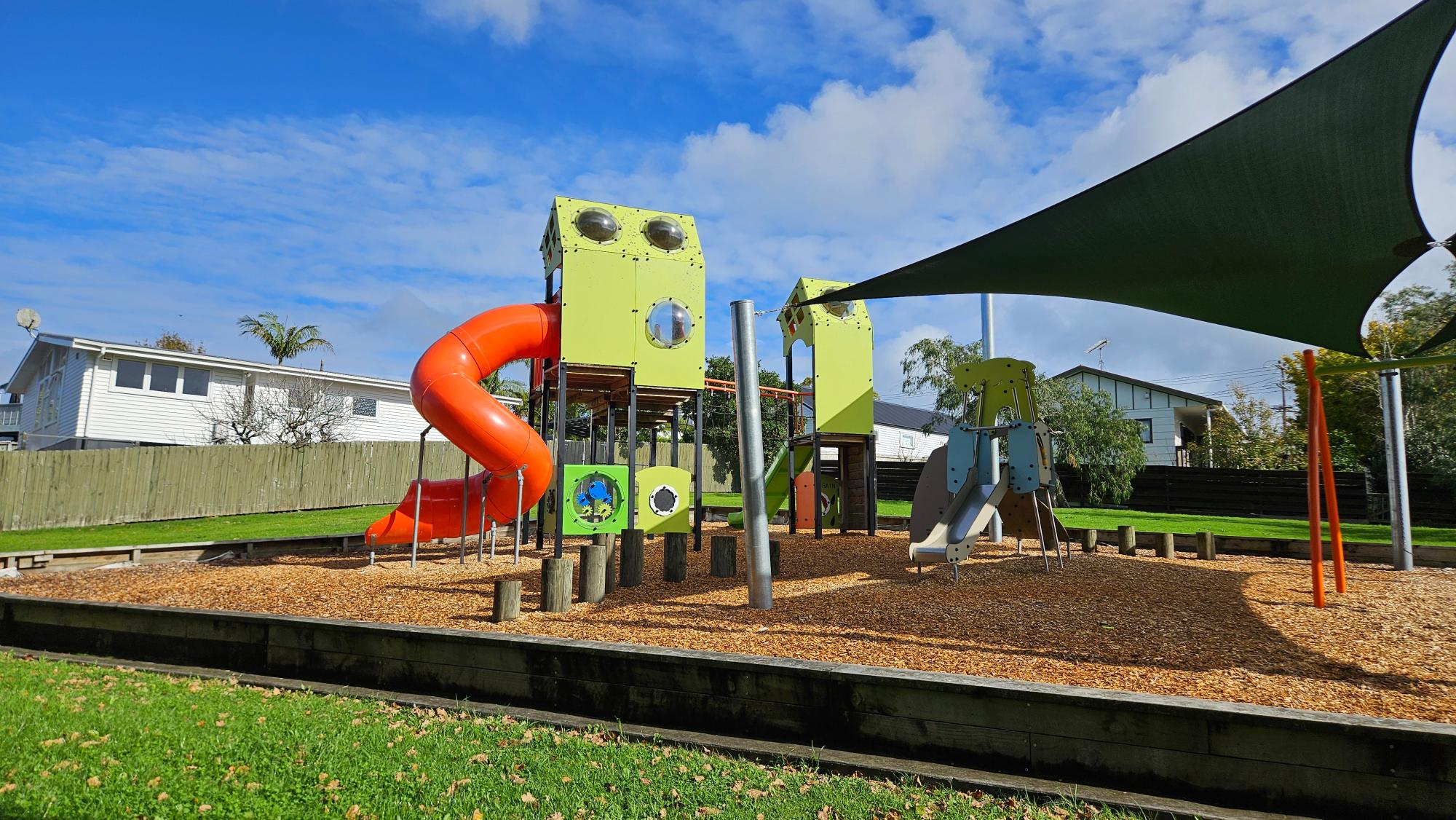Vandeleur Reserve Playground — Such a vibrant, good-looking playground - your eyes go straight to that orange tube slide first!