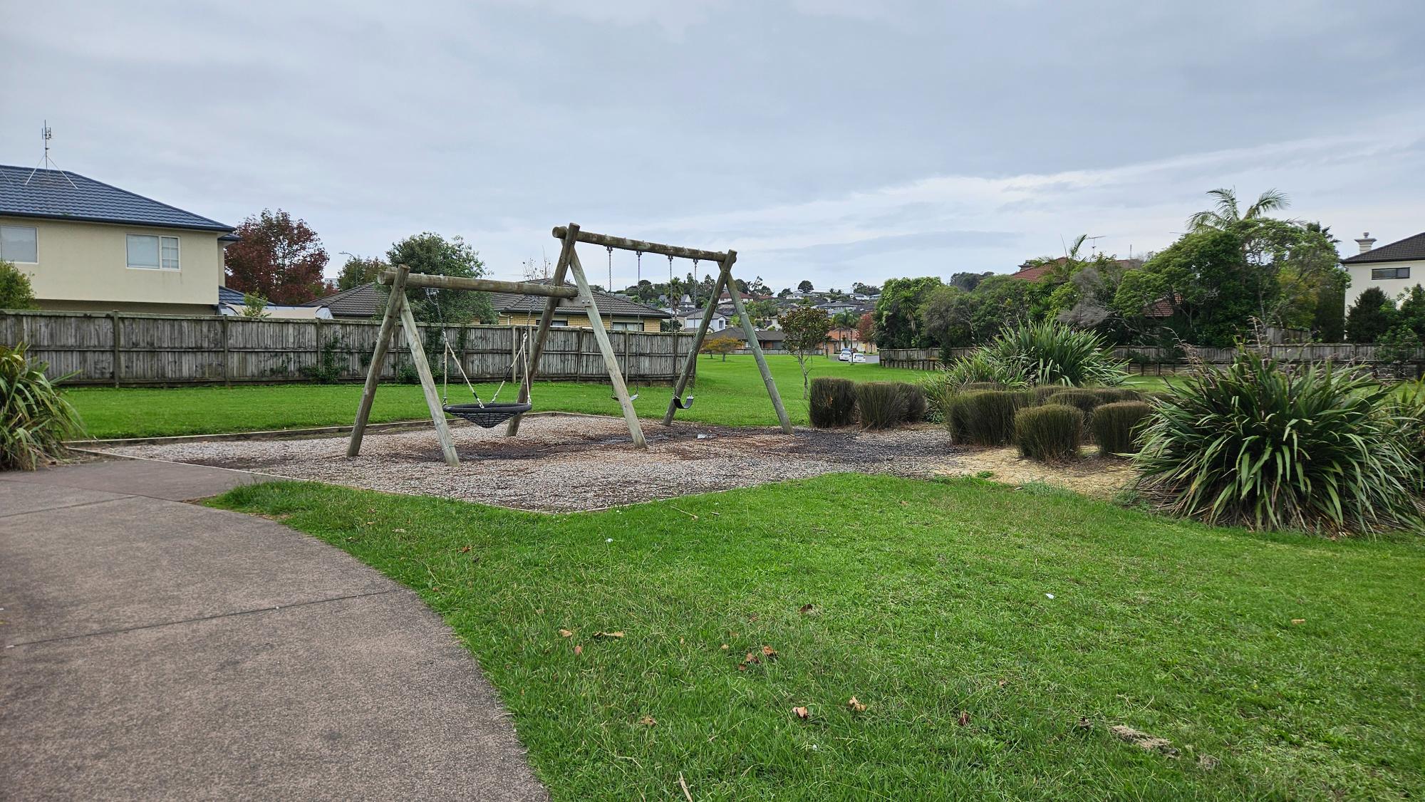 Open grass at Glen Bay Close Reserve
