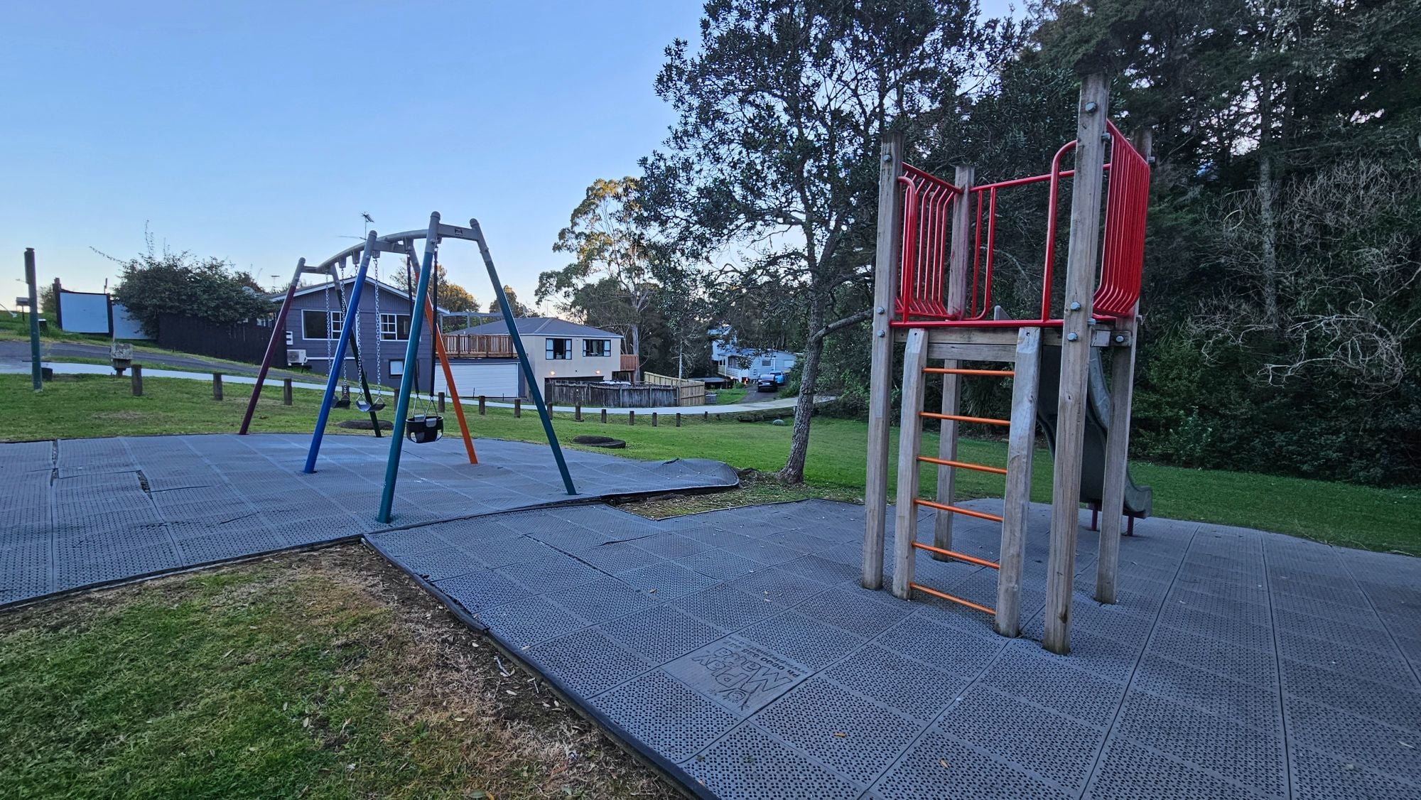 Woodland behind Sapphire Reserve Playground in daylight