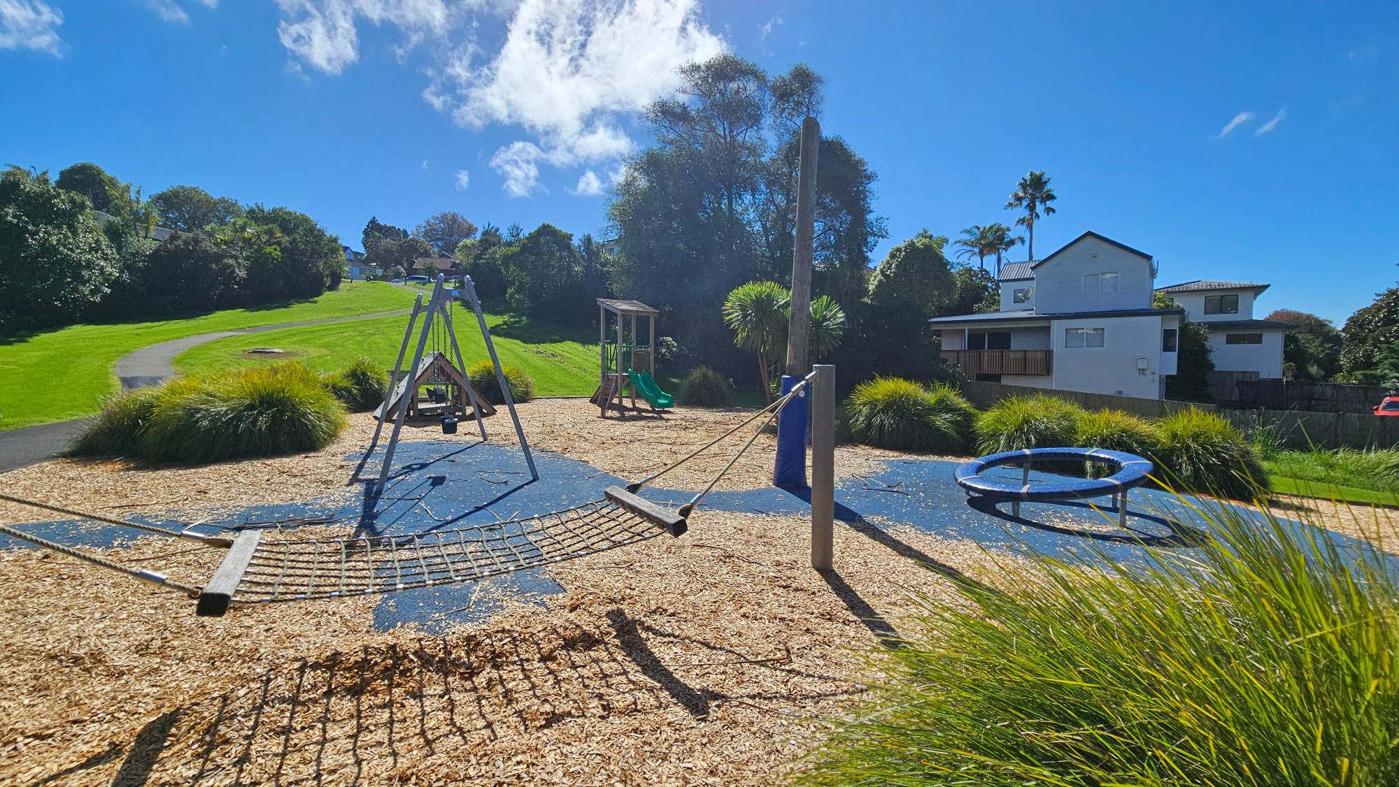 Compact play equipments